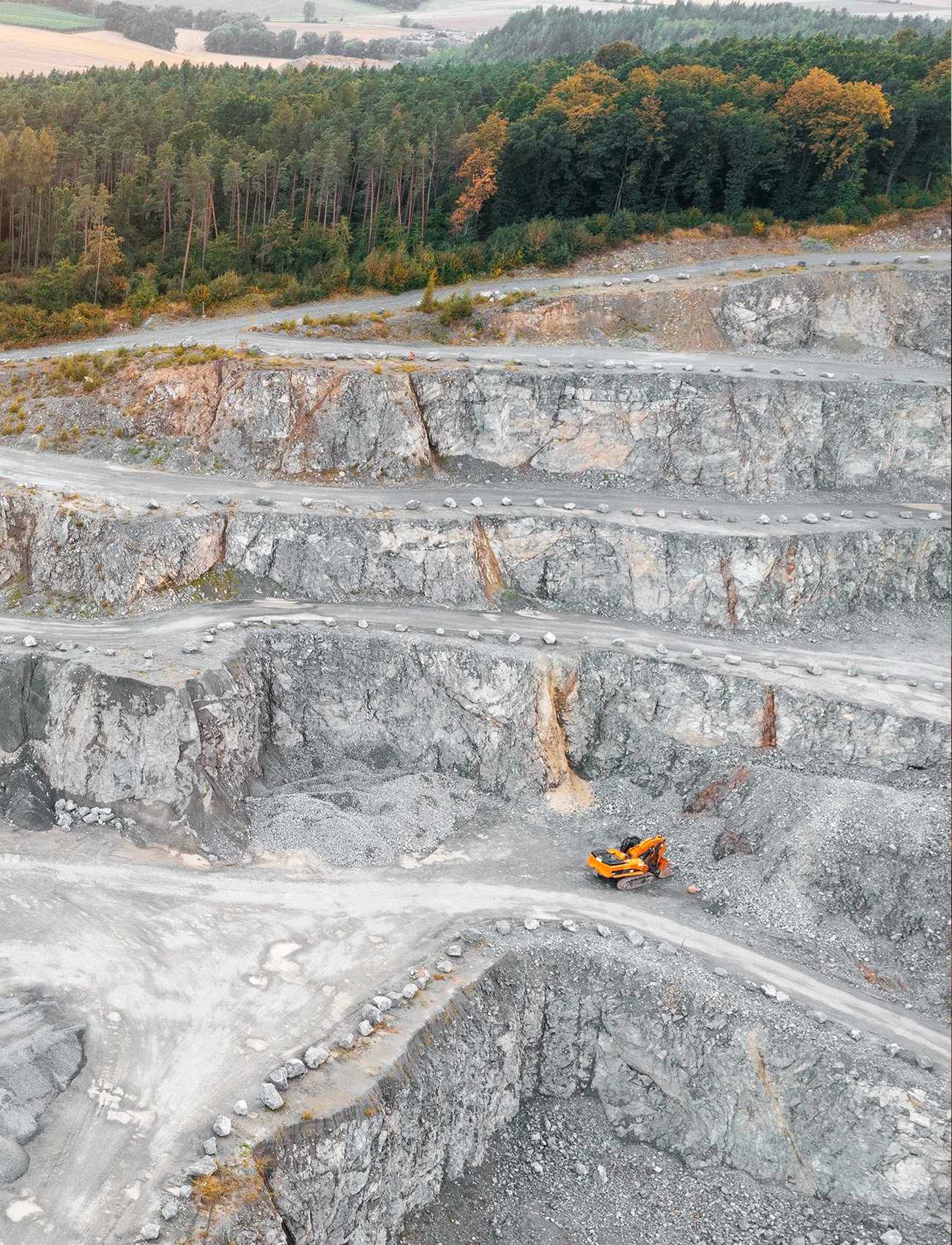 img-portrait-mining-04